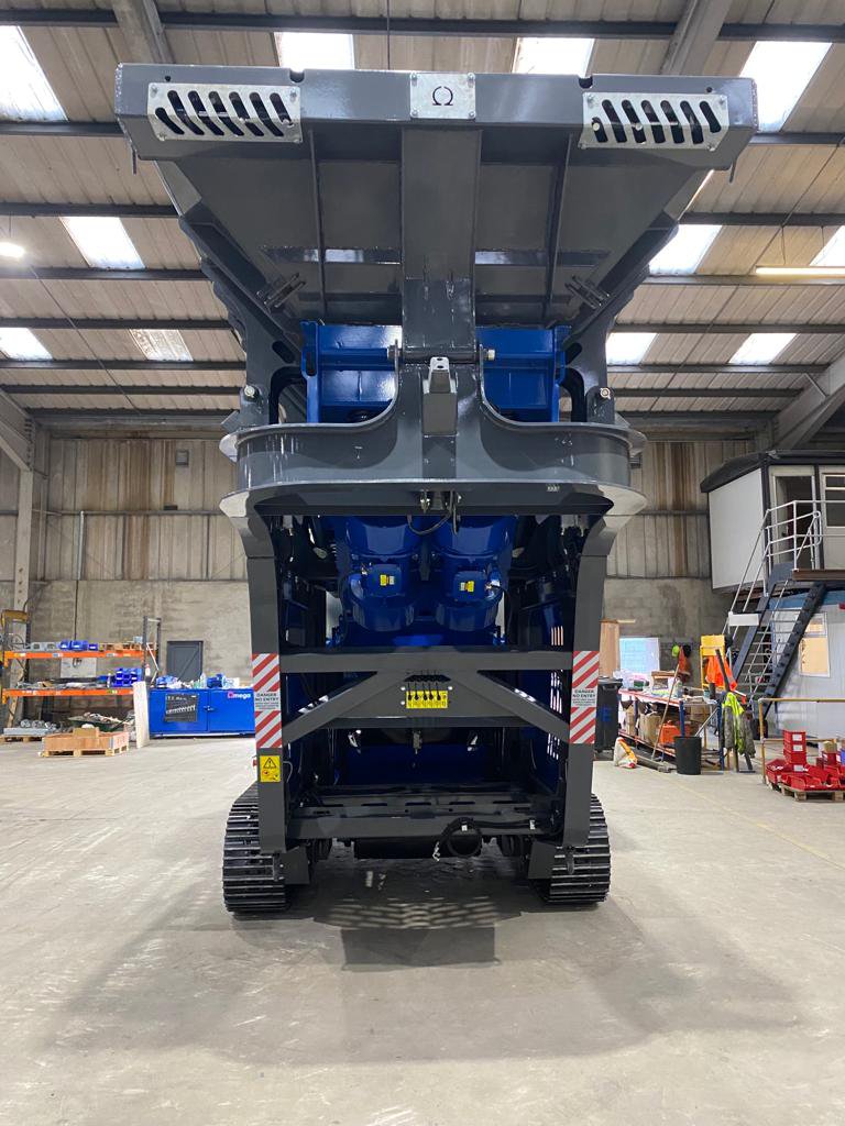 An Omega J1065T tracked crusher - Image 3