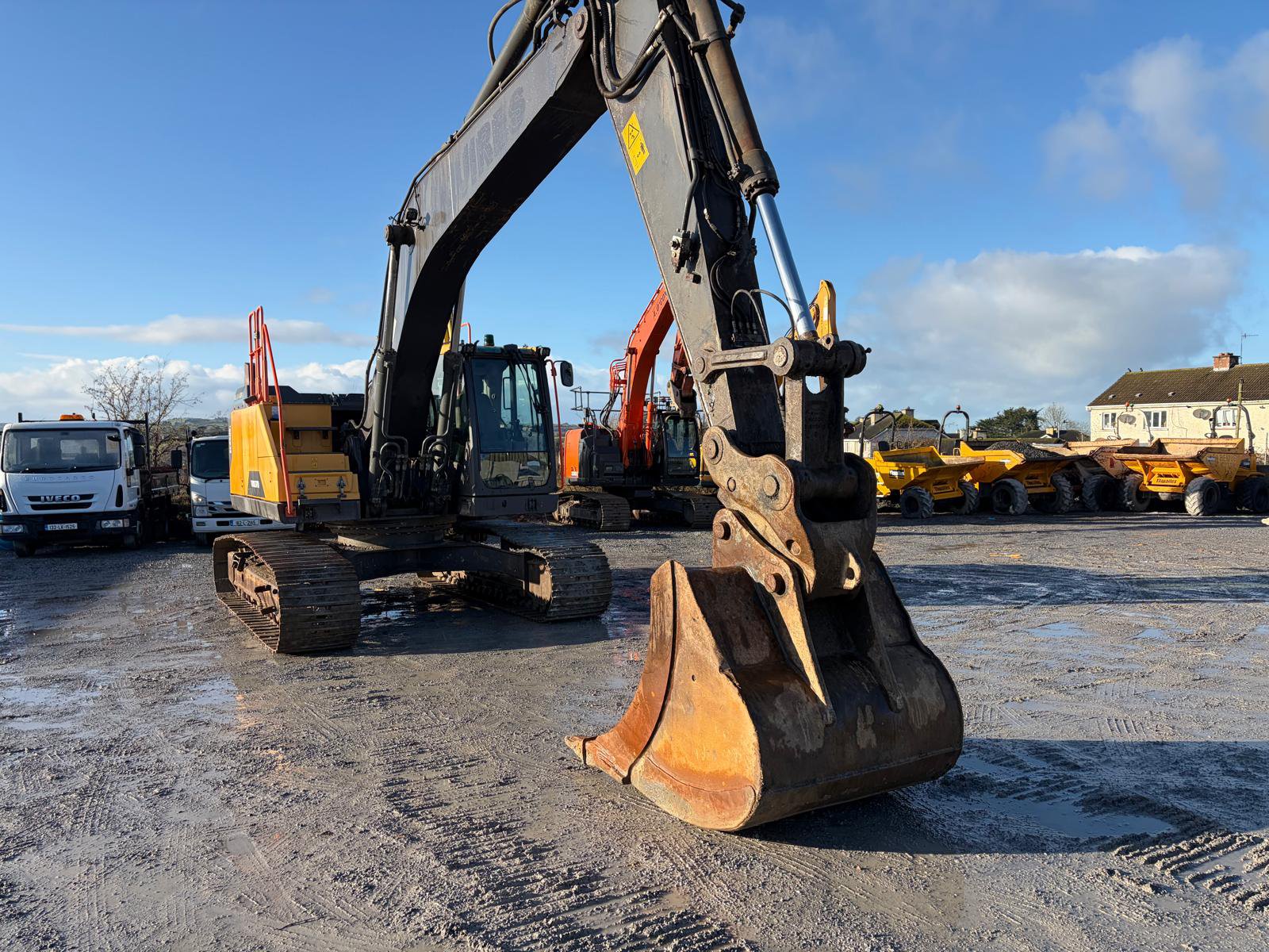 A Volvo 250EL Excavator - Image 10