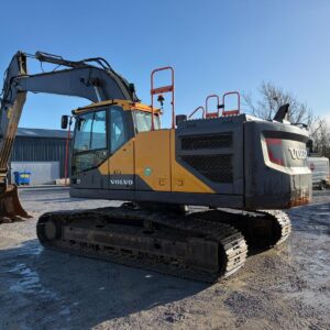 A Volvo 250EL Excavator